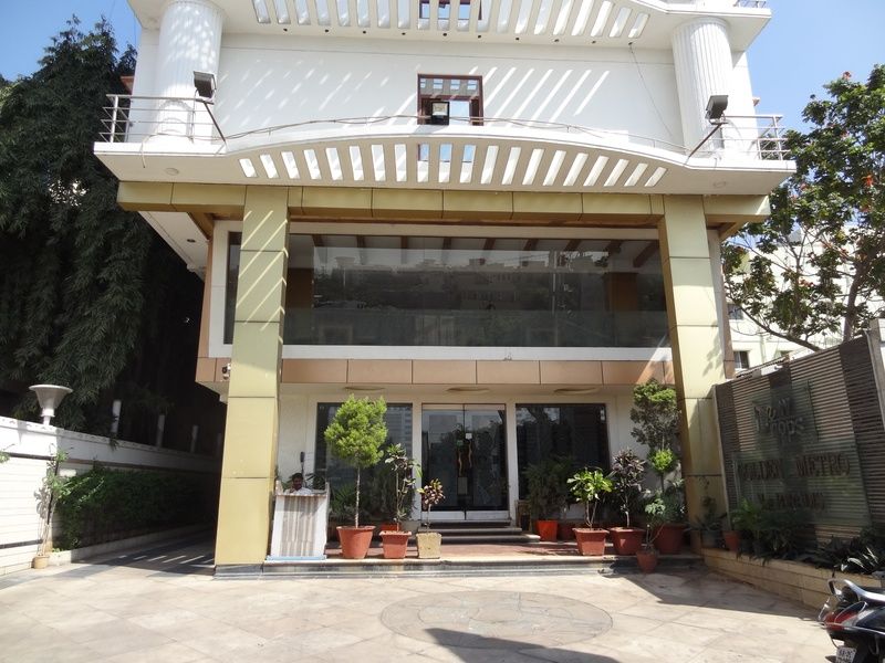 Golden Metro Hotel Bangalore Bagian luar foto