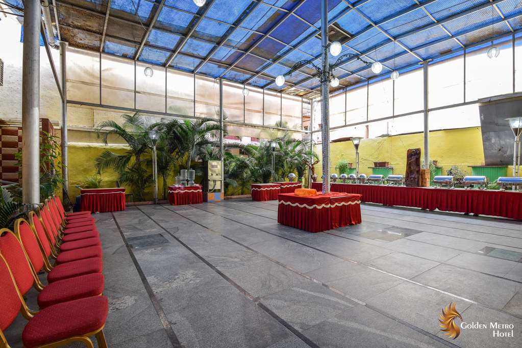 Golden Metro Hotel Bangalore Bagian luar foto