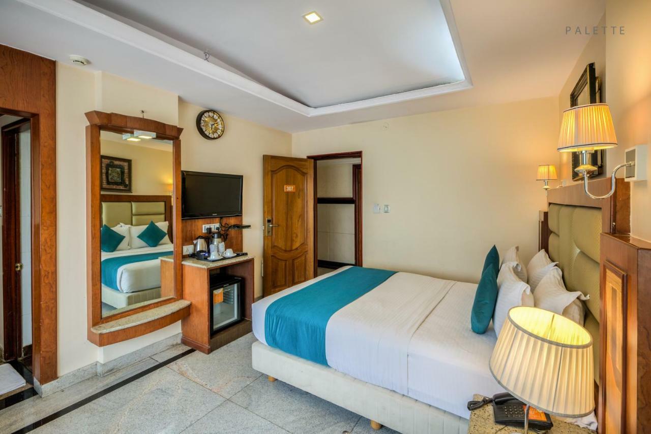 Golden Metro Hotel Bangalore Bagian luar foto