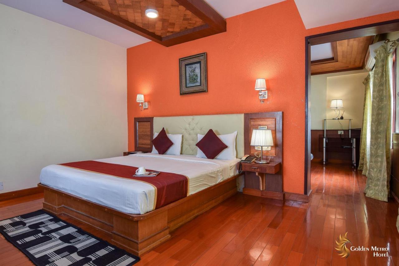 Golden Metro Hotel Bangalore Bagian luar foto